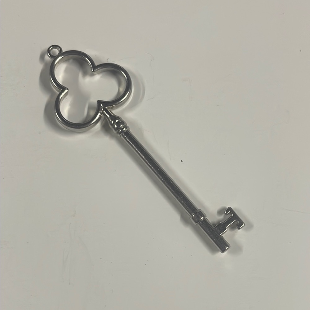 Tiffany styled Elegant Silver Key Pendant Necklace